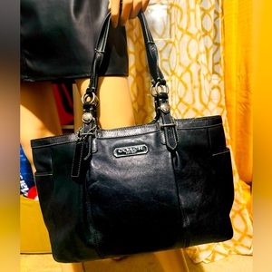 EXCELLENT USED CONDITION COACH BAG